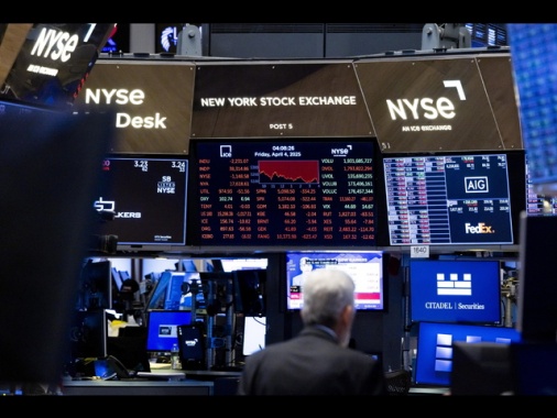 Wall Street cauta in attesa della Fed, Dj +0,74%, Nasdaq -0,12%