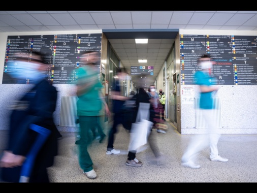 Licenziato il primario arrestato per abusi su dottoresse