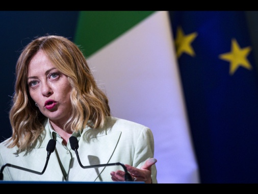 Meloni scrive al Papa, c'è disperato bisogno di pace