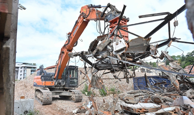 Lavori all’ex Aermacchi di Varese (foto Blitz)