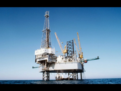 Prezzo del petrolio in rialzo, il Wti a 60,34 dollari