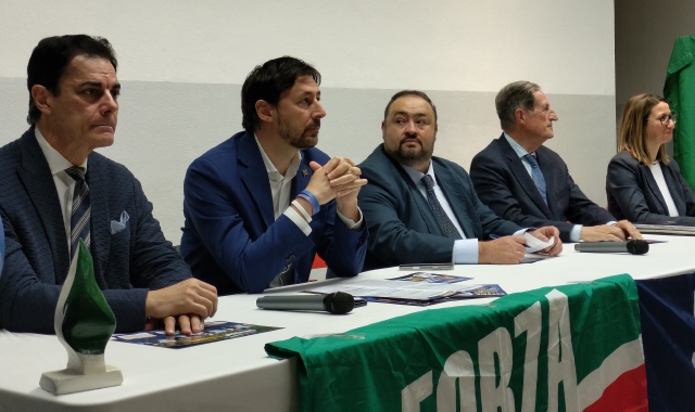 Da sinistra: Giuseppe Taldone, Simone Longhini, Luciano Lista, Mario Mantovani e Romana dell’Erba