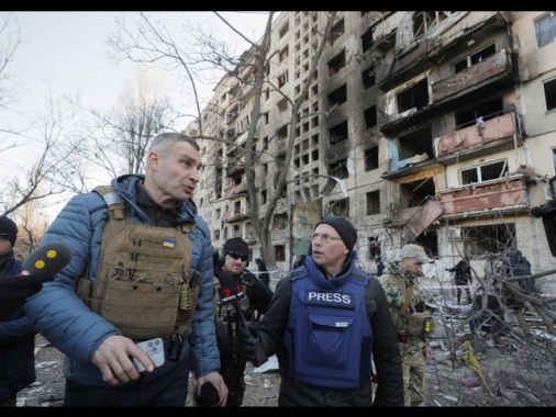 Sindaco, 'esplosioni e Kiev, attivata difesa aerea'