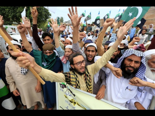 Trump, aumenterò 'sostanzialmente' scambi con India e Pakistan