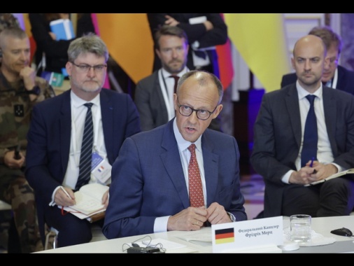 Merz, apertura Mosca insufficiente, serve cessate il fuoco