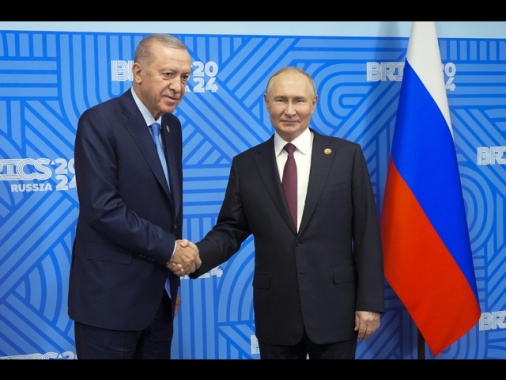 Erdogan a Putin,Turchia pronta a ospitare colloqui di pace