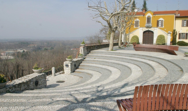 L’appuntamento per la raccolta firme è in piazza Parravicino, simbolo della frazione di Tornavento