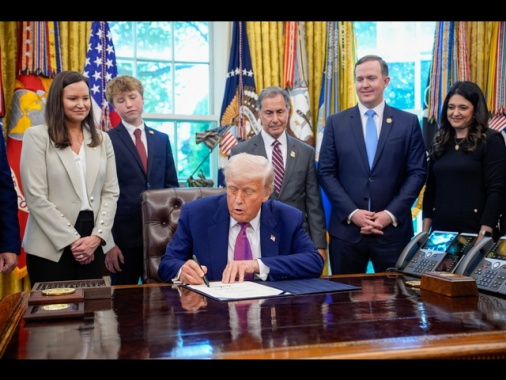 Trump firmerà ordine per ridurre prezzi farmaci fino a 80%