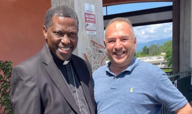 Il cardinale della Tanzania, Protase Rugambwa, col sindaco Marco Colombo