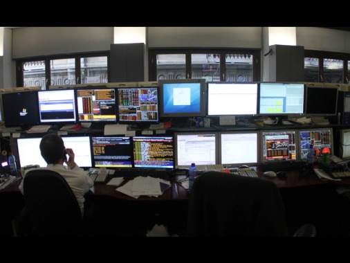 Lo spread Btp-Bund scende in avvio di settimana a 102,5 punti