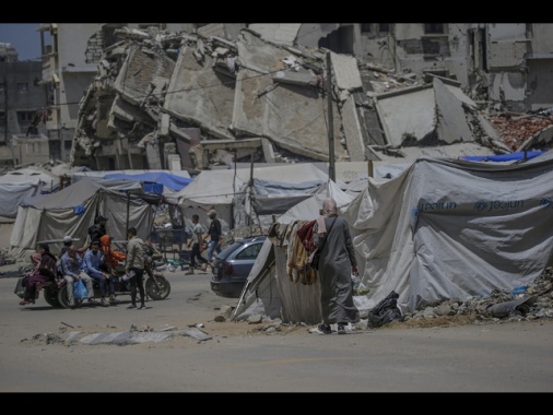 Record di sfollati secondo rapporto, 83 milioni nel mondo