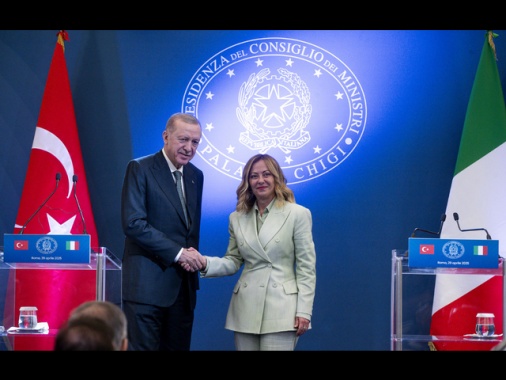 Meloni sente Erdogan, Mosca accetti il cessate il fuoco