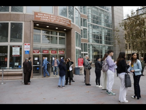 I Menendez a un passo dalla libertà, giudice Usa riduce la pena