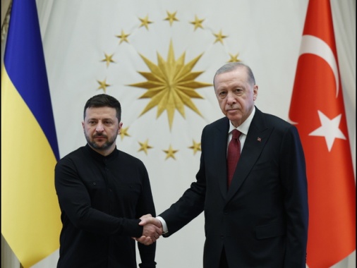 Zelensky, Erdogan ha riconosciuto la Crimea come ucraina