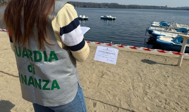 Le strutture irregolari sono state poste sotto sequestro amministrativo