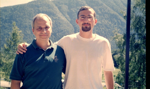 Il futuro papa Leone XIV e padre Michele Falcone nel 2005