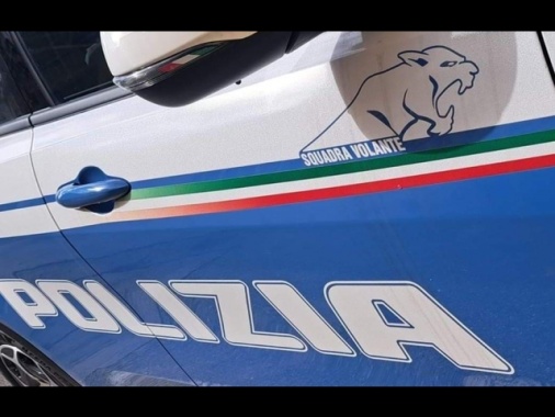 Partorisce bimbo e lo getta nel water, arrestata