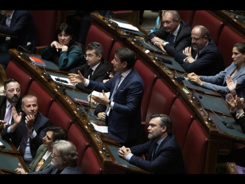 Conte, Meloni isolata, neanche la chiamano