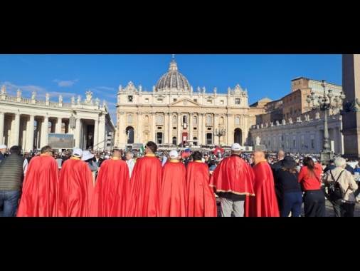 Papa: già 10mila persone a San Pietro per insediamento