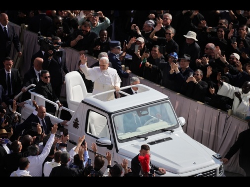 Mattarella e Meloni alla cerimonia d'insediamento di Leone XIV