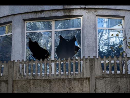 Kiev, attacco russo su Kherson, morta una donna