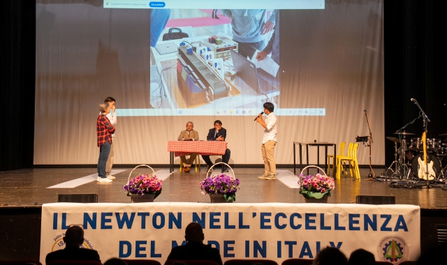 La presentazione degli studenti dell’Isis Newton di Varese (foto Andrea Cogotti/BLITZ)