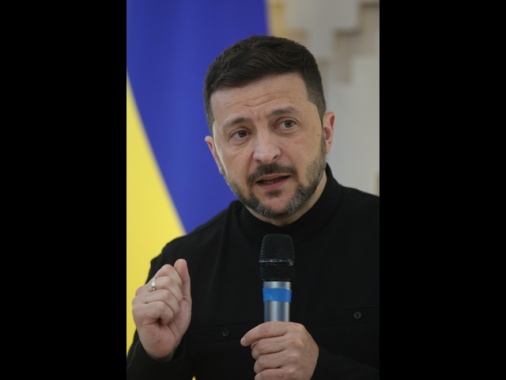 Zelensky, Putin vuole prendere tempo per continuare guerra