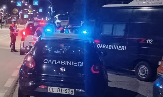 Spacciatore con 10.000 euro in auto. Arrestato