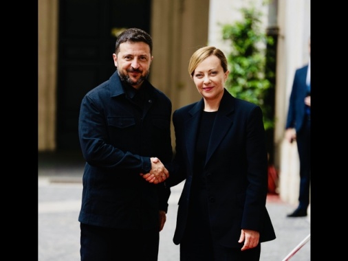 Zelensky sente Meloni, 'parlato di piattaforma negoziati'