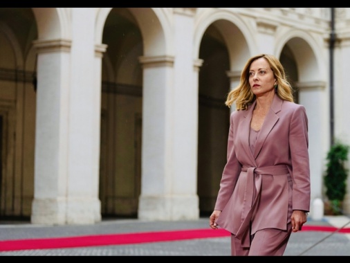 Meloni sente Zelensky e i leader, coordinamento su negoziati