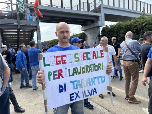 Sciopero e presidio all'ex Ilva di Taranto, 'basta con ricatti'