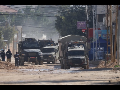 Idf spara in aria durante visita diplomatici, anche Ue