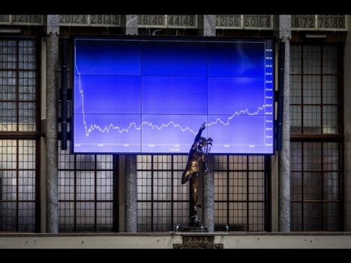 Borsa: Europa debole nel finale, cauta Wall Street, Milano -0,8%