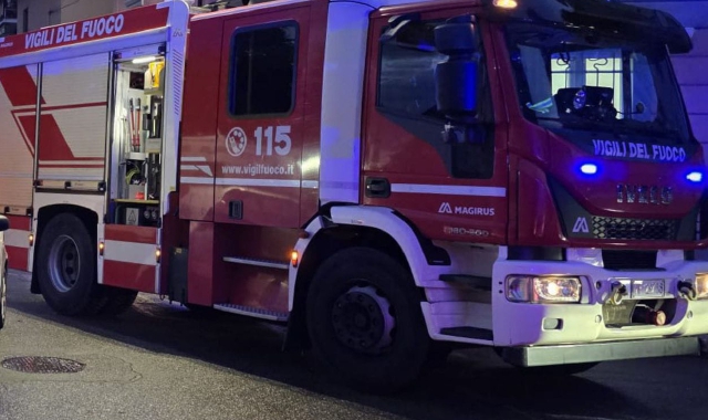 Auto si ribaltano, soccorse cinque ragazze