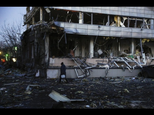 Ucraina, otto persone uccise da raid russi nella notte