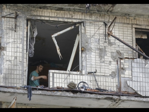 Ucraina, 2 bimbi e un adolescente morti in un bombardamento