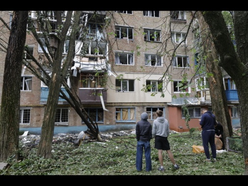 Zelensky, 'nella notte su di noi 300 droni e 70 missili'