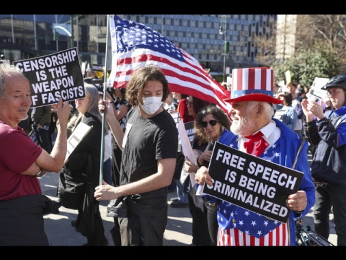 Trump insiste, vogliamo i nomi degli stranieri ad Harvard