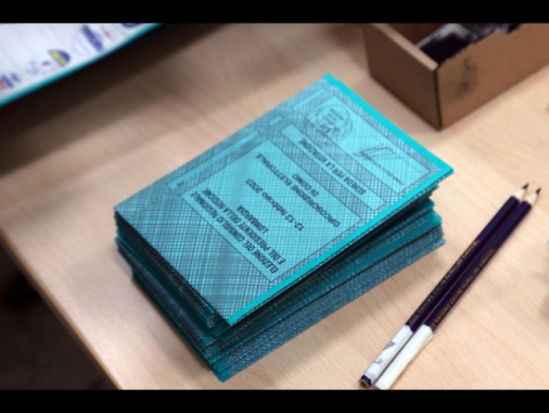 Amministrative, affluenza in calo alle 12, è al 13,55%