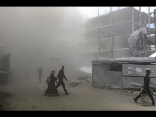 Media, raid israeliano su scuola Gaza, i morti sono 25