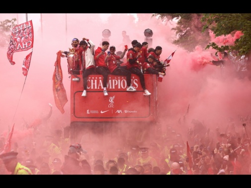 Auto su pedoni a Liverpool, club 'vicini a persone coinvolte'