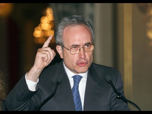 E' morto l'ex sindaco di Parigi Jean Tiberi, aveva 90 anni