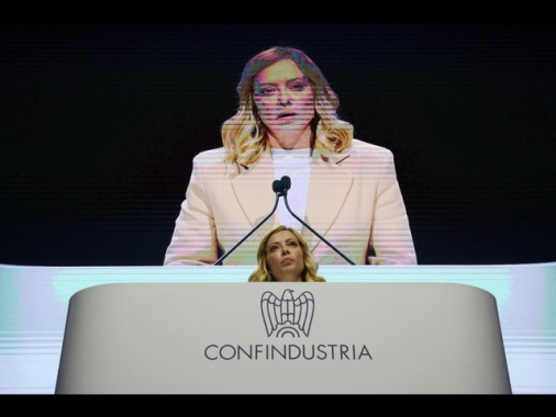 Meloni sull'ex Ilva, tutti aiutino, basta bastoni tra le ruote