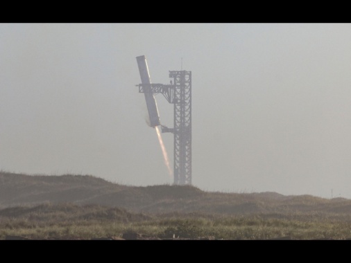 SpaceX, lanciato il razzo Starship per il nono test