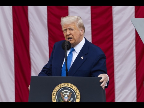 Trump, 'sanzioni a Mosca? Potrebbero ostacolare i negoziati'