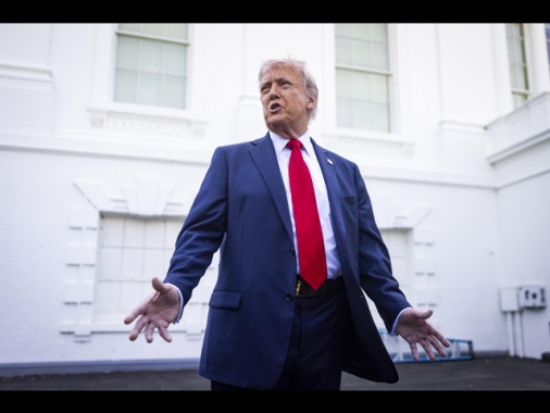 Trump attacca la sentenza sui dazi, 'politica e orribile'