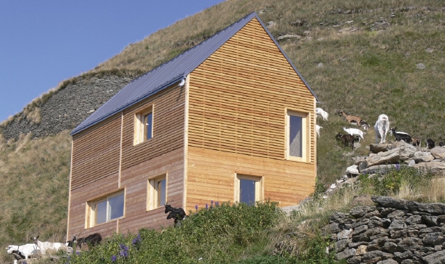 Il rifugio di Pian Vadà è stato riparato dopo i danni causati dai vandali 