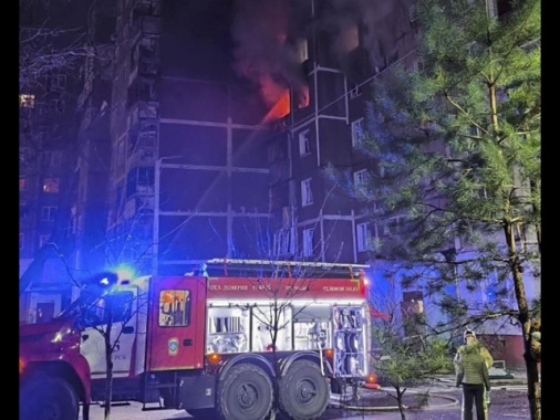 Droni ucraini nella regione russa di Kursk, dieci feriti