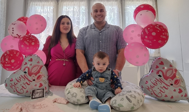 Giusy, Salvatore e il piccolo Lorenzo, che  oggi compie cinque mesi. A novembre arriverà Sofia