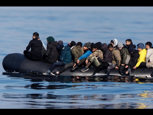 Londra, 'ieri quasi 1.200 migranti sbarcati dalla Manica'